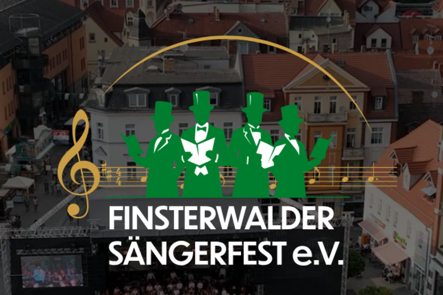Logo des Sängerfestes mit der Stadt Finsterwalde im Hintergrund.