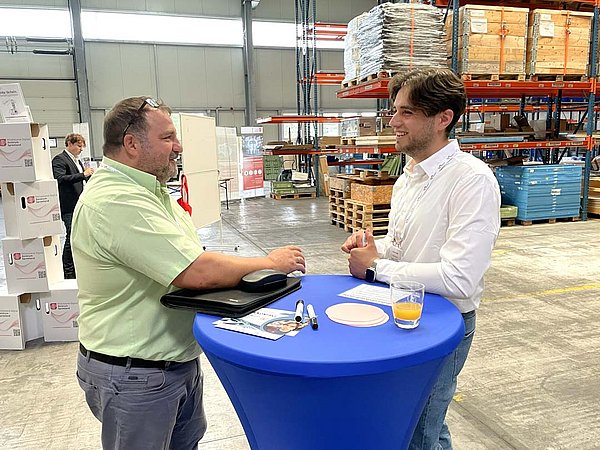 Netzwerkgespräche und Gespräche mit den Referenten, Foto: Donald Saischowa