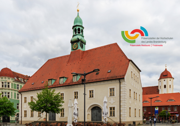 Außenansicht Altes Rathaus Fürstenwalde mit Sitz der Präsenzstelle