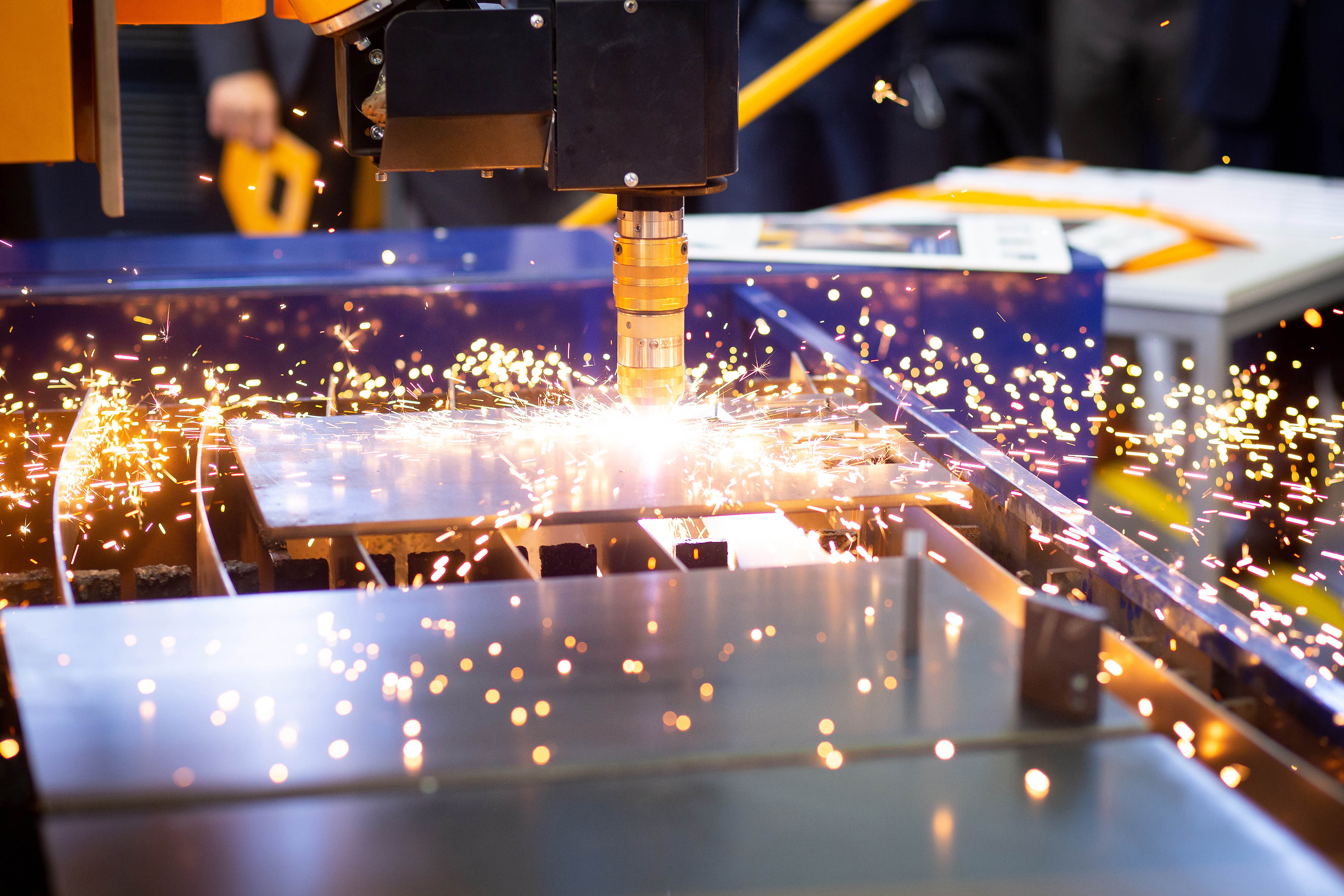 Maschine beim Plasmaschneiden