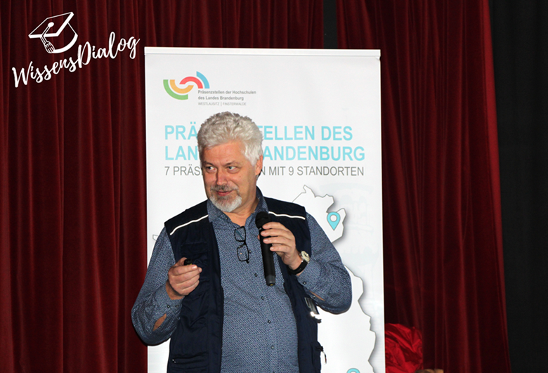 Prof. Dr. Fischer bei der Veranstaltung WissensDialog - Der Spurenkrimi